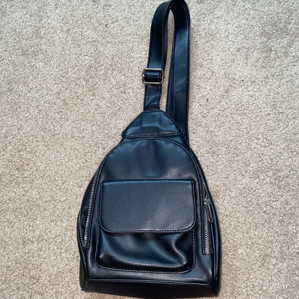 Black shoulder purse